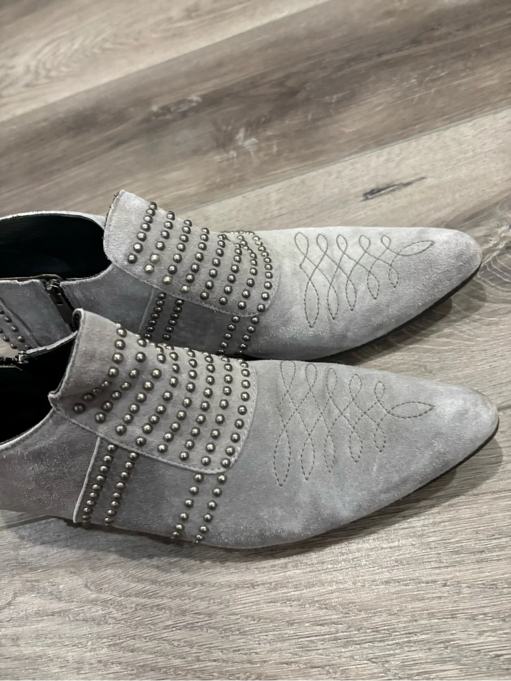 Anime Bing Studded Gray Suede low Ankle Booties 8 39